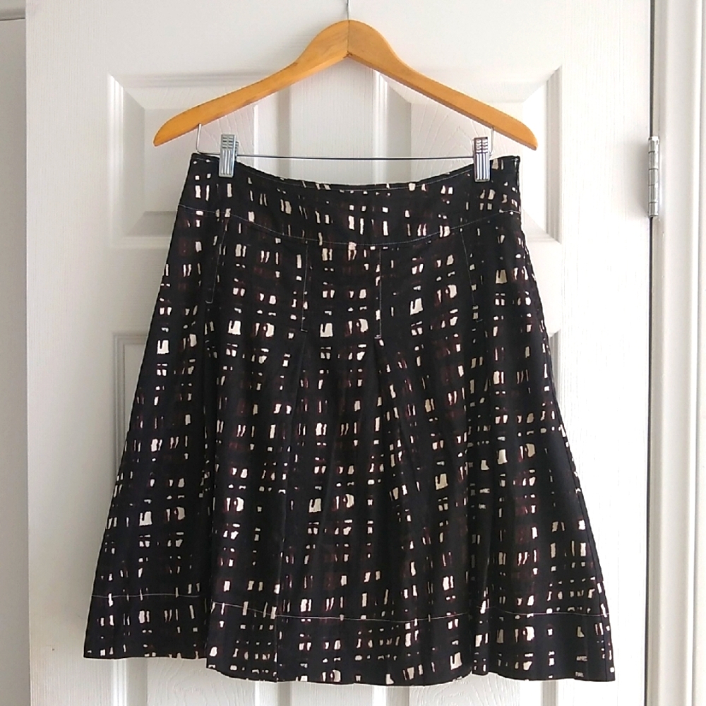 NEW YORK & COMPANY Brown and Cream Women's Skirt With Pleats